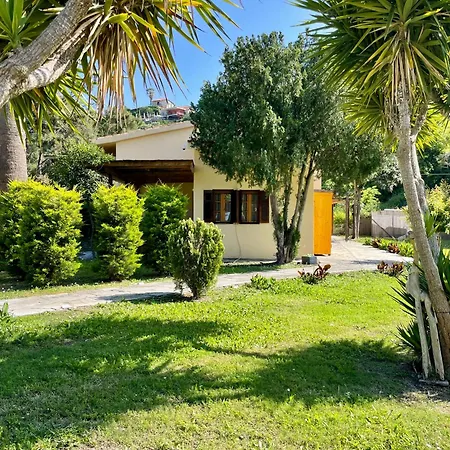 Reef Chalet Áfitos